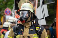 Die Hauptübung der Sindelfinger Feuerwehr bestand aus mehreren Teilen: Erst zeigten sie mit historischen Löscheinheiten, wie früher das Feuer bekämpft wurde - anschließend retteten sie aus dem Maichinger Bürgerhaus Personen über tragbare Leitern und Drehleiter.