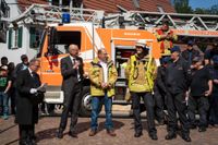 Die Hauptübung der Sindelfinger Feuerwehr bestand aus mehreren Teilen: Erst zeigten sie mit historischen Löscheinheiten, wie früher das Feuer bekämpft wurde - anschließend retteten sie aus dem Maichinger Bürgerhaus Personen über tragbare Leitern und Drehleiter.