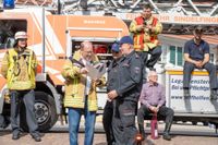 Die Hauptübung der Sindelfinger Feuerwehr bestand aus mehreren Teilen: Erst zeigten sie mit historischen Löscheinheiten, wie früher das Feuer bekämpft wurde - anschließend retteten sie aus dem Maichinger Bürgerhaus Personen über tragbare Leitern und Drehleiter.