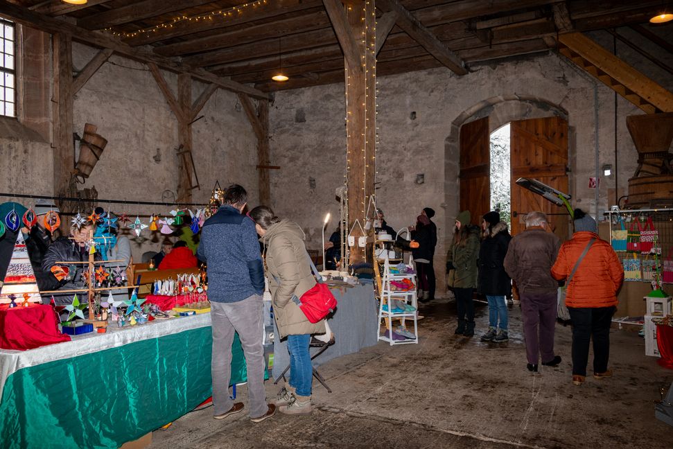 Gemütliche Stimmung in der Maurener Scheunenkirche. Bild: Nüßle