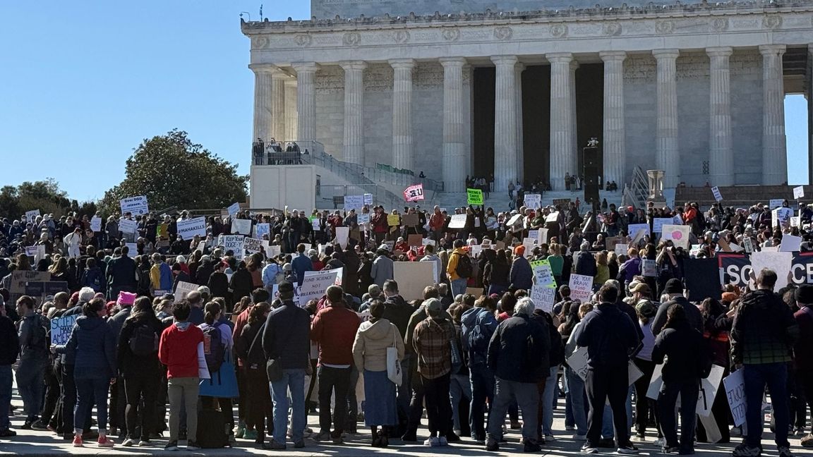 Demo von Wissenschaftlern gegen Kürzungen.
