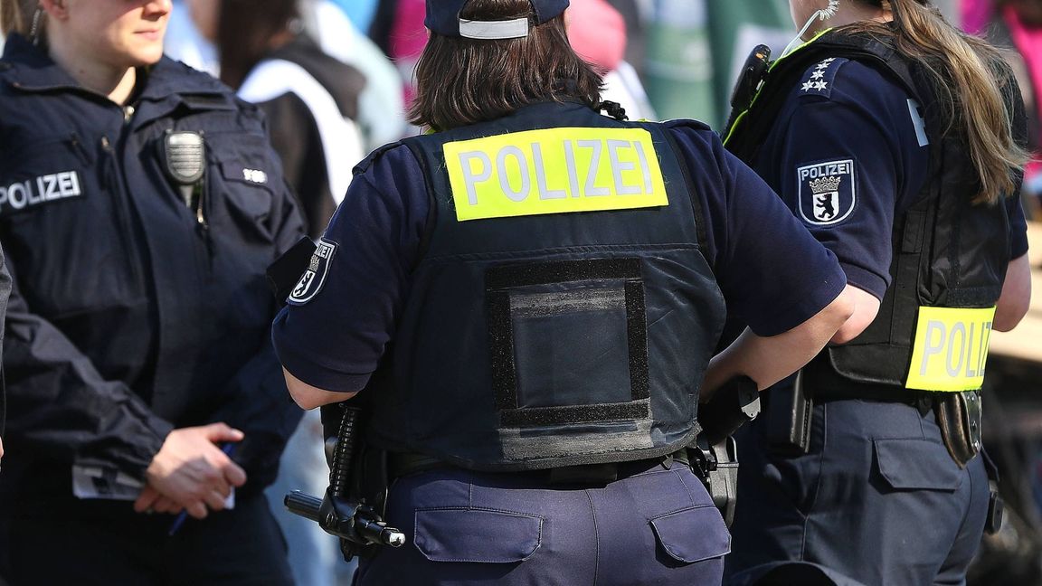In Berlin werden Autos immer wieder Ziel von Aktivisten. Der Staatsschutz ermittelt (Symbolfoto).