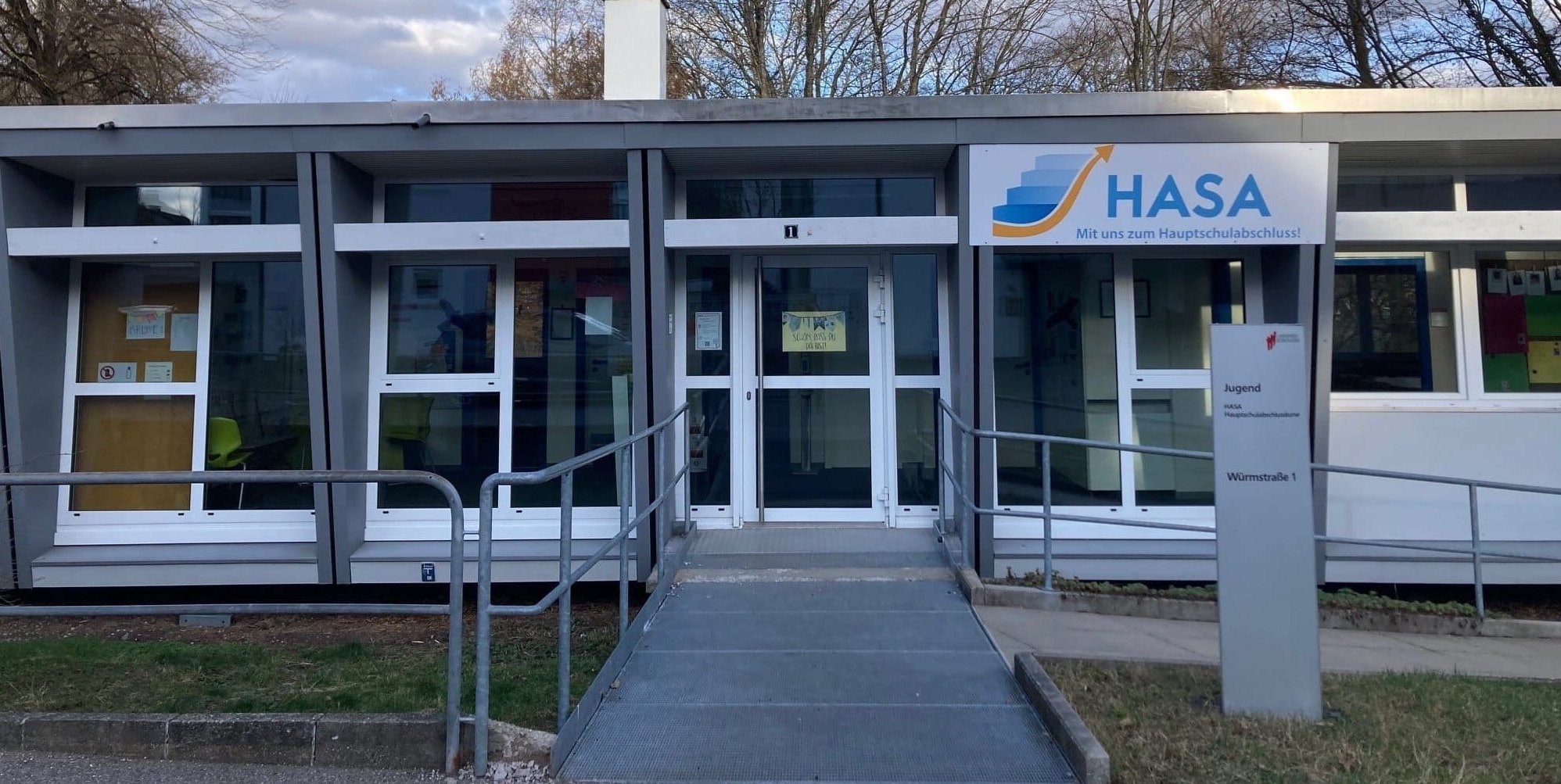 Der kleine Flachbau steht in der Sindelfinger Würmstraße.