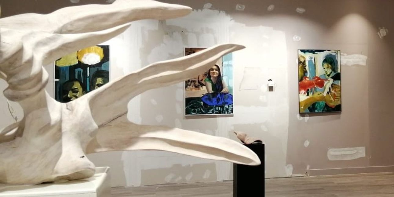 Der Böblinger Kunstverein war zu Gast in Geislingen an der Steige, nun kommen 11 Künstler aus Geislingen zum Gegenbesuch. Die Eröffnung ist am Freitag, 13. September um 19 Uhr  im Stern-Center. Zu sehen ist die Schau an drei Wochenende bis zum 28. September, jeweils freitags und samstags von 14 bis 20 Uhr. Siehe auch unter https://kunstfruehling-geislingen.de im Netz. Unser Foto zeigt Arbeiten von Hardy Väth (Skulptur) und Heiko Potschkay (Malerei) in der Ausstellung.