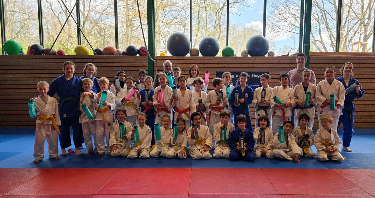 Für alle Teilnehmer gab es eine neue Trinkflasche bei dem Ostercamp der Sindelfinger Judo-Abteilung.