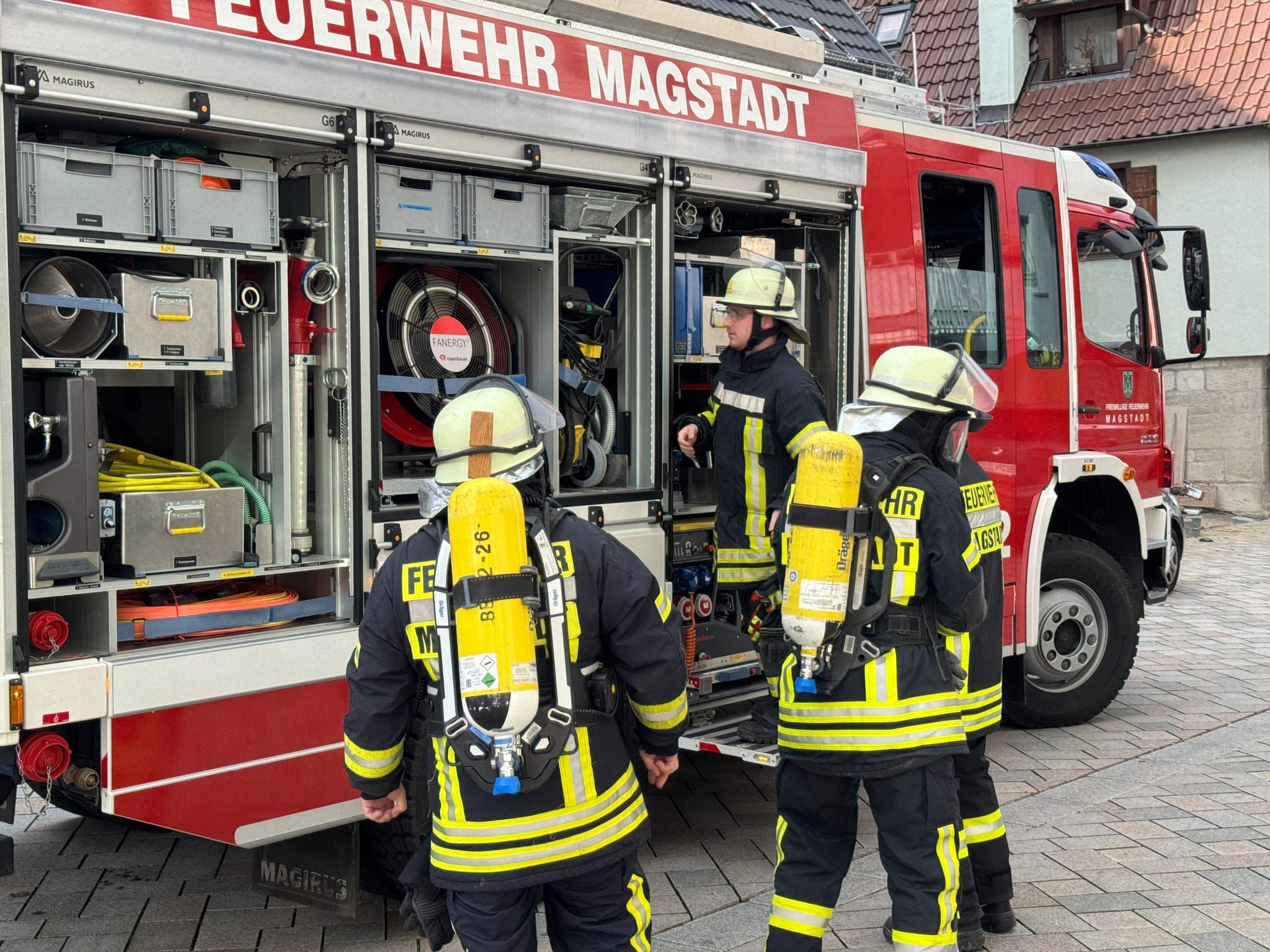 Bilder von der Schauübung der Magstadter Feuerwehr.