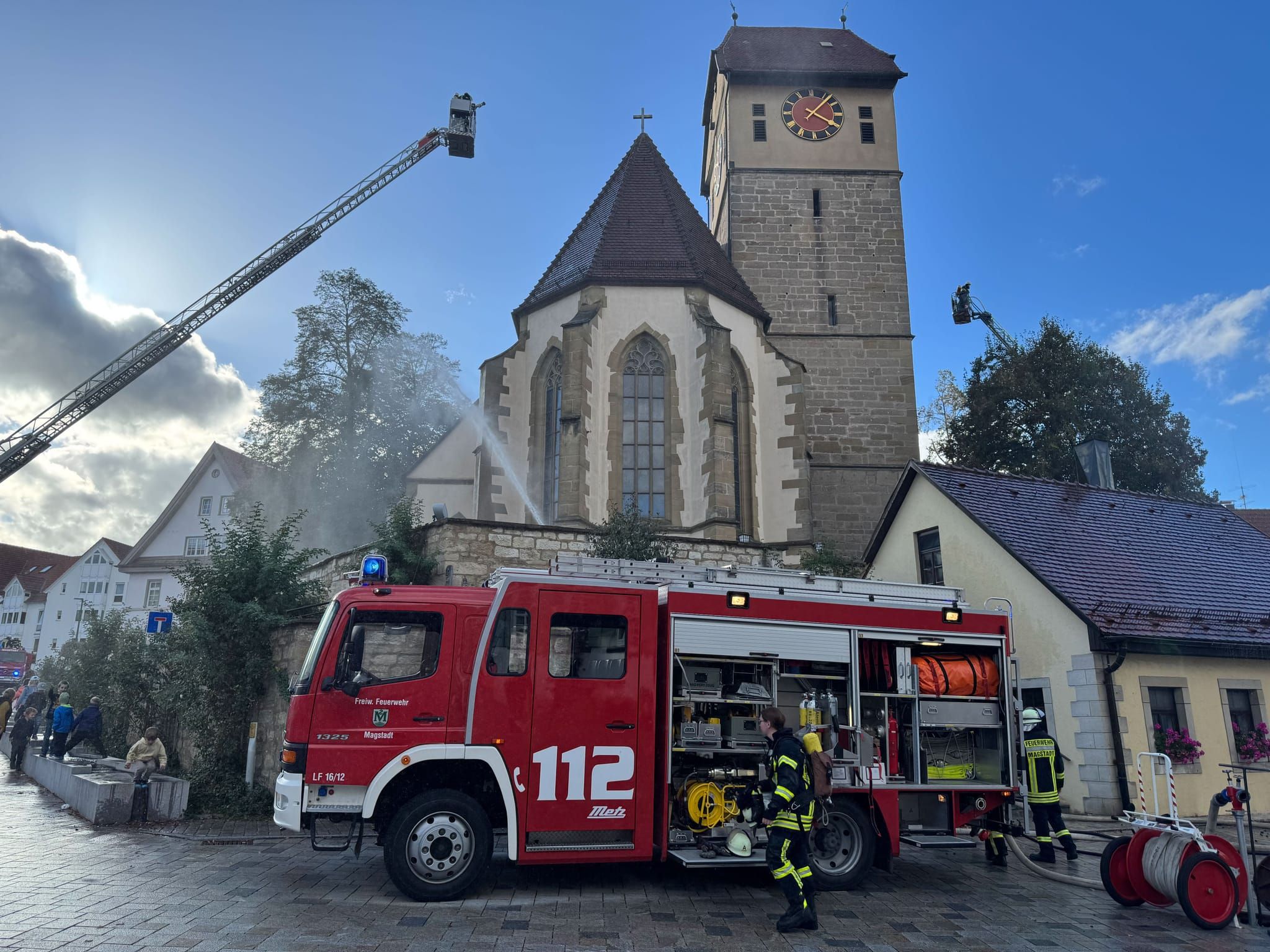 Bilder von der Schauübung der Magstadter Feuerwehr.