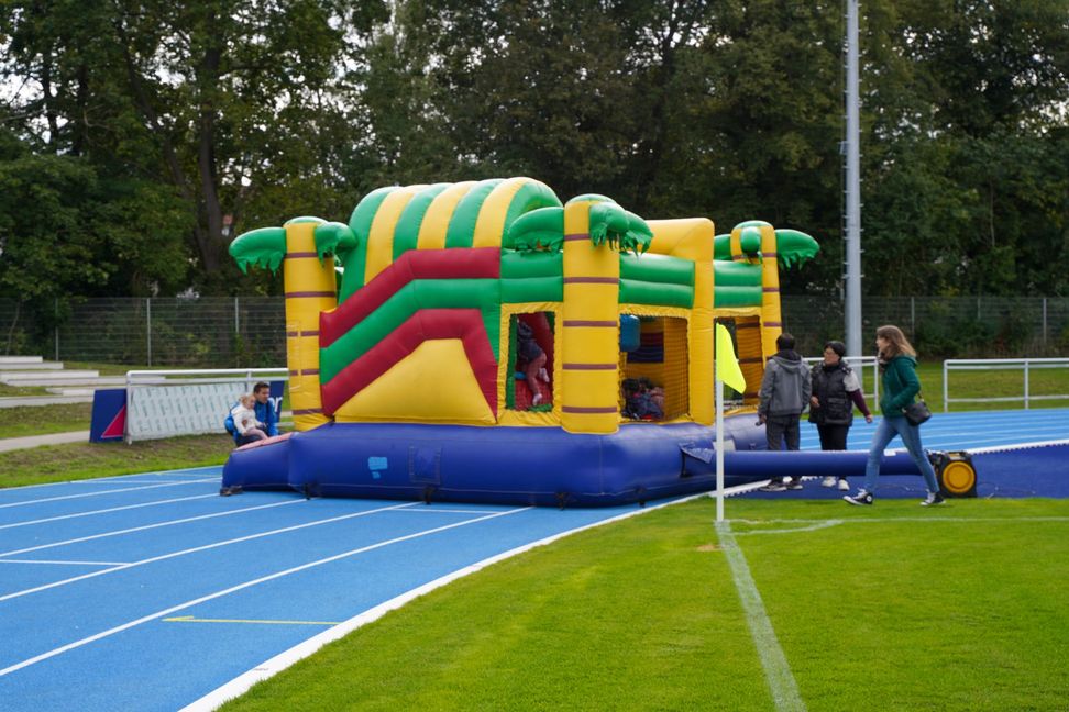 Impressionen vom Mittmachtag am Sonntagmorgen bei der Einweihung des sanierten Floschenstadions in Sindelfingen.