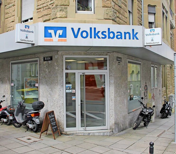 In der ehemaligen Volksbank-Filiale an der Liststraße ist jetzt Modedesignerin Martina Jung zu finden.