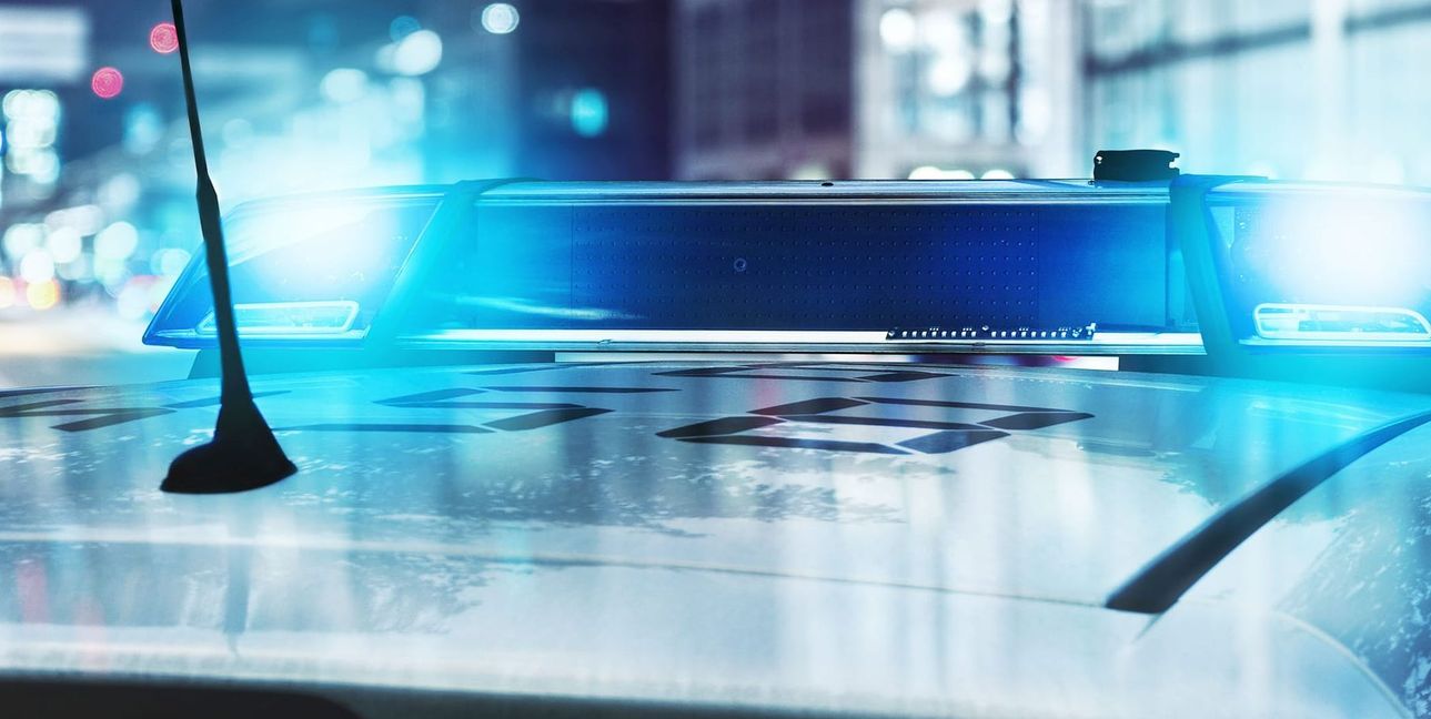 . Polizei, Staatsanwaltschaft oder Gerichte werden Bürger niemals telefonisch kontaktieren und derartige Daten erfragen.