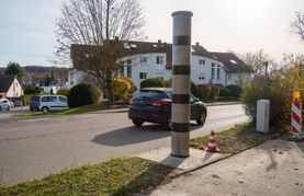 Die neue Radarsäule in der Stuttgarter Straße in Maichingen.