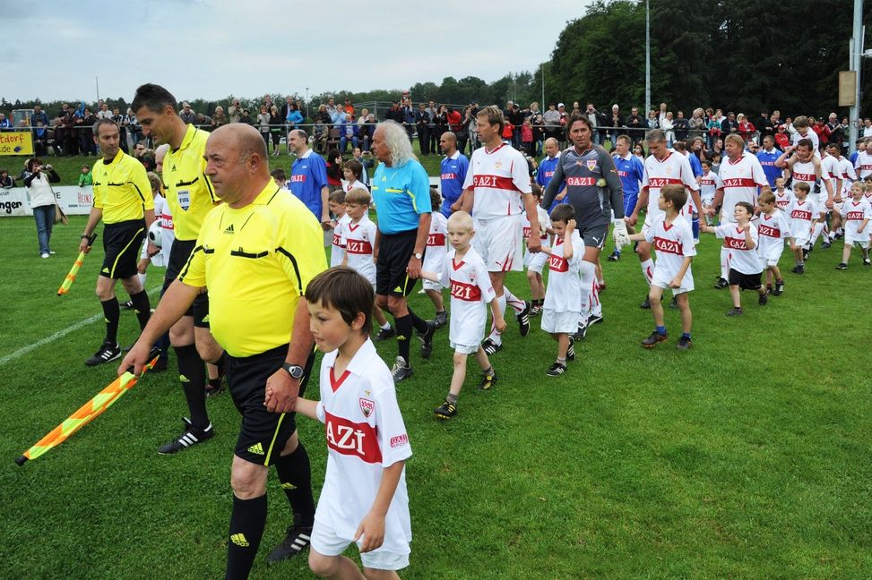 8. Juni 2011: Los geht die wilde Fahrt. Bild: Andermann