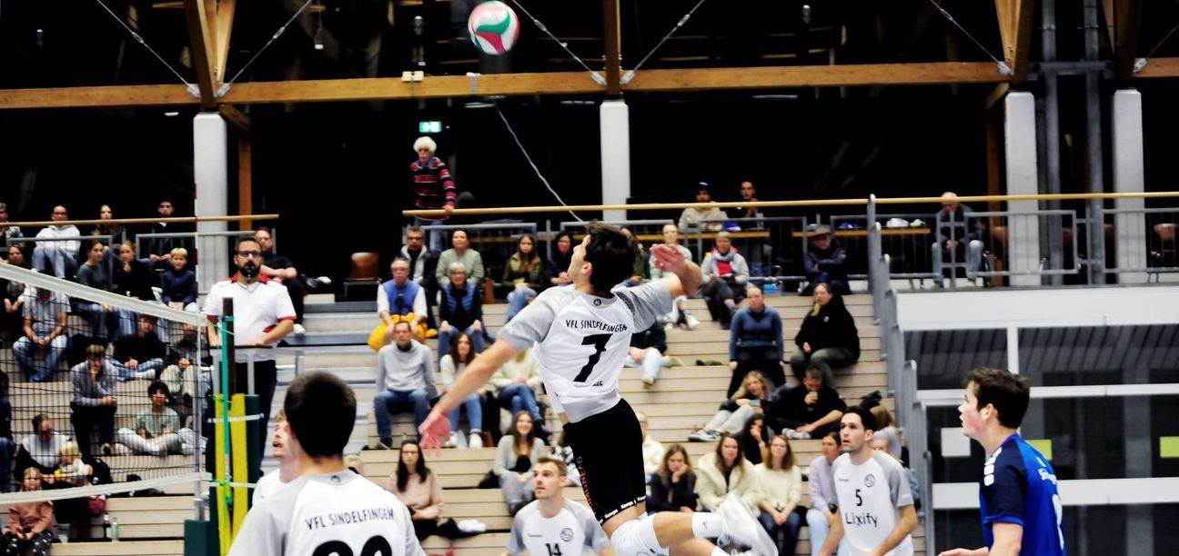 Nick Höschke in Aktion. Der VfL ist in der Oberliga angekommen. Bild: photostampe