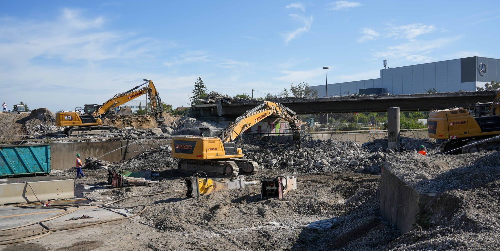 Die Brocken landen auf dem Fallbett. Bild: Dettenmeyer