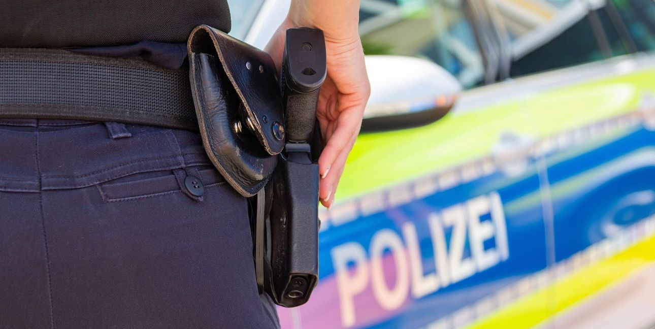 Die Polizei ertappte die Betrügerin auf frischer Tat.