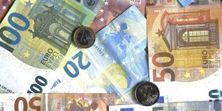 Eine Halbwaisenrente zählt als Einkommen und wird deshalb von der Grundsicherung abgezogen.