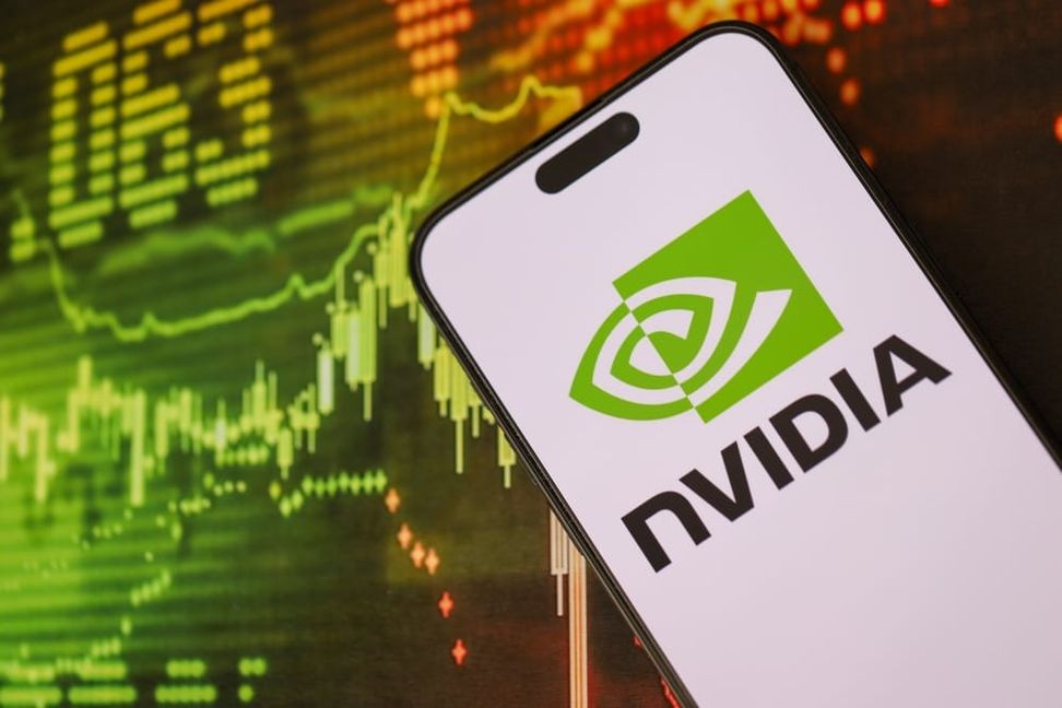 Die Nvidia-Aktie notiert aktuell bei 148 Euro. Trotz Rekordzahlen fällt der Kurs. Gründe & Ursachen im Überblick.