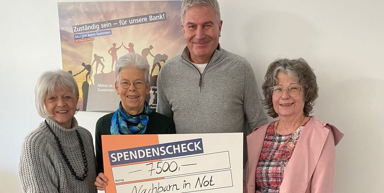 7500 Euro für „Nachbarn in Not“: Das SZ/BZ-Bild zeigt  Lisa Polz, Gabi Reidelbach, Peter Heinkele und Monika Bürkle (von links) bei der Spendenübergabe. Bild: z