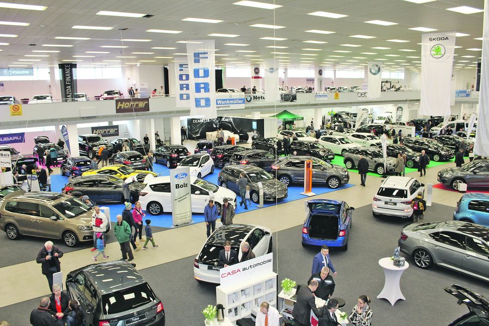 Die Messe Sindelfingen ist am Wochenende beim Autosalon 2019 Treffpunkt für Kunden und Händler. Bild: red