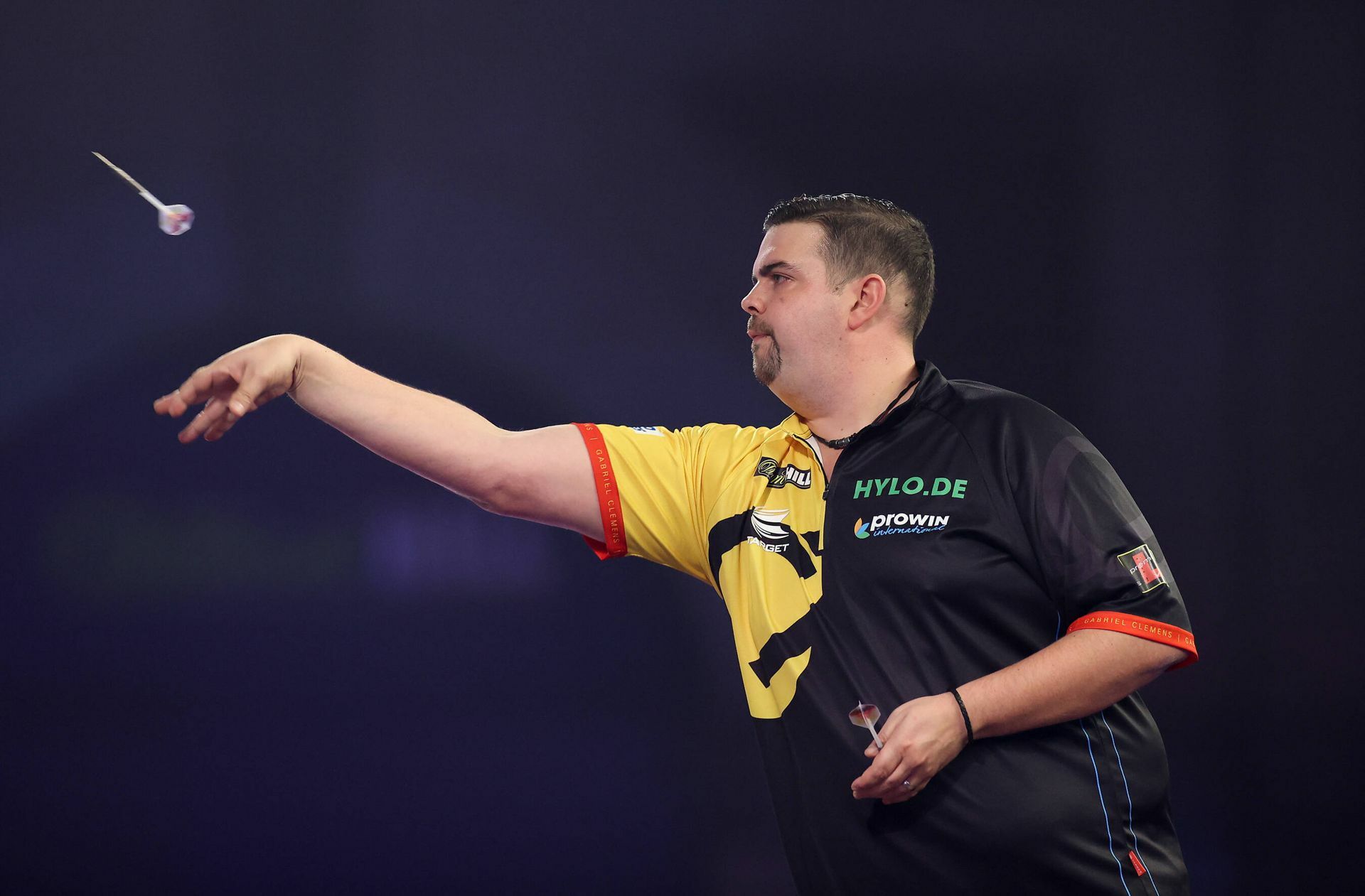 Gabriel Clemens ist der derzeit beste  deutsche Darts-Spieler.
 Foto: imago images/Pro Sports ..