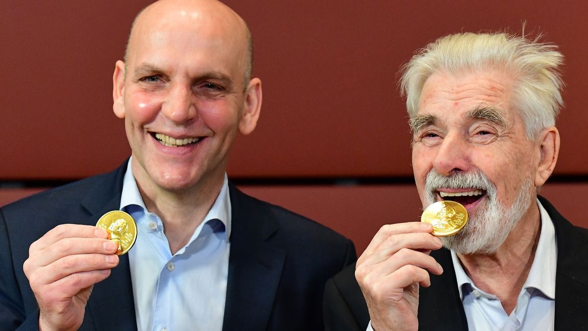 Die bislang letzten deutschen Nobelpreisträger: der Chemiker Benjamin List und der Physiker Klaus Hasselmann. (Archivbild)