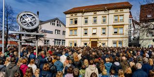 Aidlingen klagt, weil das Statistische Landesamt die Einwohnerzahl vom Einwohnermeldeamt nicht anerkennt. Das Landesamt setzt die Einwohnerzahl um 206 Einwohner niedriger an.