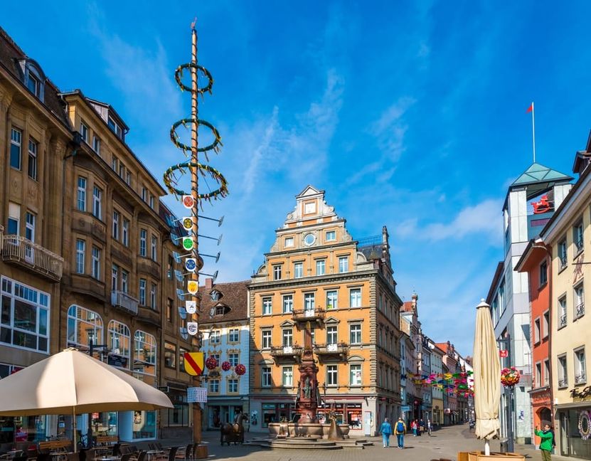 Maibaum in der Konstanzer Altstadt.