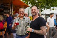 Voller Marktplatz und klasse Stimmung beim zweiten Abend von "Sindelfingen rockt mit der Band "True Collins".