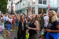 Voller Marktplatz und klasse Stimmung beim zweiten Abend von "Sindelfingen rockt mit der Band "True Collins".