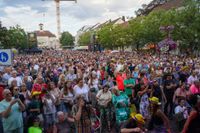 Voller Marktplatz und klasse Stimmung beim zweiten Abend von "Sindelfingen rockt mit der Band "True Collins".