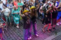 Voller Marktplatz und klasse Stimmung beim zweiten Abend von "Sindelfingen rockt mit der Band "True Collins".