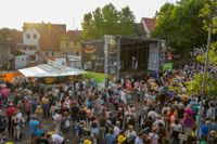 Voller Marktplatz und klasse Stimmung beim zweiten Abend von "Sindelfingen rockt mit der Band "True Collins".