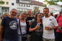 Voller Marktplatz und klasse Stimmung beim zweiten Abend von "Sindelfingen rockt mit der Band "True Collins".