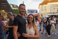 Voller Marktplatz und klasse Stimmung beim zweiten Abend von "Sindelfingen rockt mit der Band "True Collins".