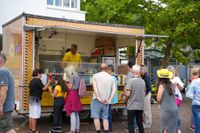 Voller Marktplatz und klasse Stimmung beim zweiten Abend von "Sindelfingen rockt mit der Band "True Collins".