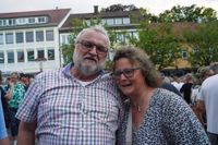 Voller Marktplatz und klasse Stimmung beim zweiten Abend von "Sindelfingen rockt mit der Band "True Collins".