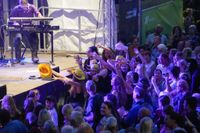 Voller Marktplatz und klasse Stimmung beim zweiten Abend von "Sindelfingen rockt mit der Band "True Collins".