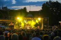 Voller Marktplatz und klasse Stimmung beim zweiten Abend von "Sindelfingen rockt mit der Band "True Collins".