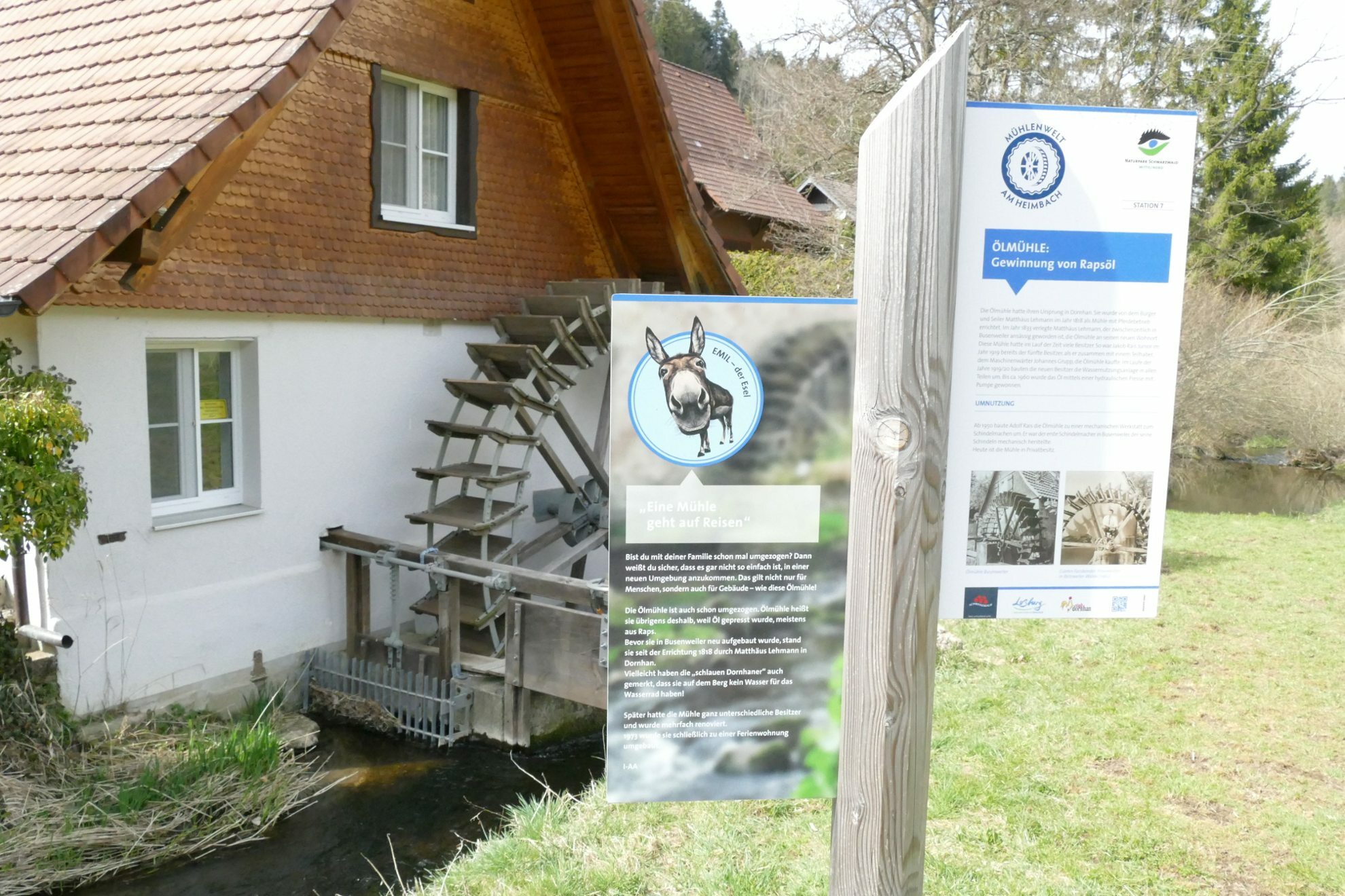 Der Themenweg "„Mühlenwelt" führt idyllisch am Heimbach entlang. Dieser galt früher als Lebensader für die Bevölkerung vor Ort. Stationen sind unter anderem das Heimat- und Schindelstüble und die Ölmühle in Busenweiler. Foto: Stöhr