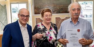 Marion und Peter Köpf mit Grafenaus Bürgermeister Martin Thüringer