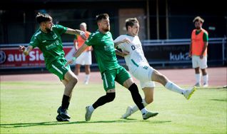 Maichingens Kapitän Michael Klauß (Mitte) droht wegen Oberschenkelproblemen für das Derby auszufallen. Bild: photostampe/A