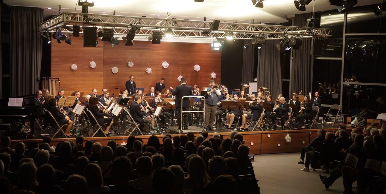 Viele spektakuläre Stücke hatte die Böblinger Stadtkapelle beim Jahreskonzert im Köcher wie hier mit Solo-Posaunist Michael Wolkober.