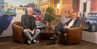 Ingo Smit (rechts) ist Vorstandsvorsitzender der Schaufler Foundation. Diese Stiftung zeigt zurzeit im Sindelfinger Schauwerk die Ausstellung Kunst trifft Wissenschaft. Darüber spricht Smit im Stadtgespräch Böblingen bei Regio TV mit Hans-Jörg Zürn (Sindelfinger Zeitung/Böblinger Zeitung).