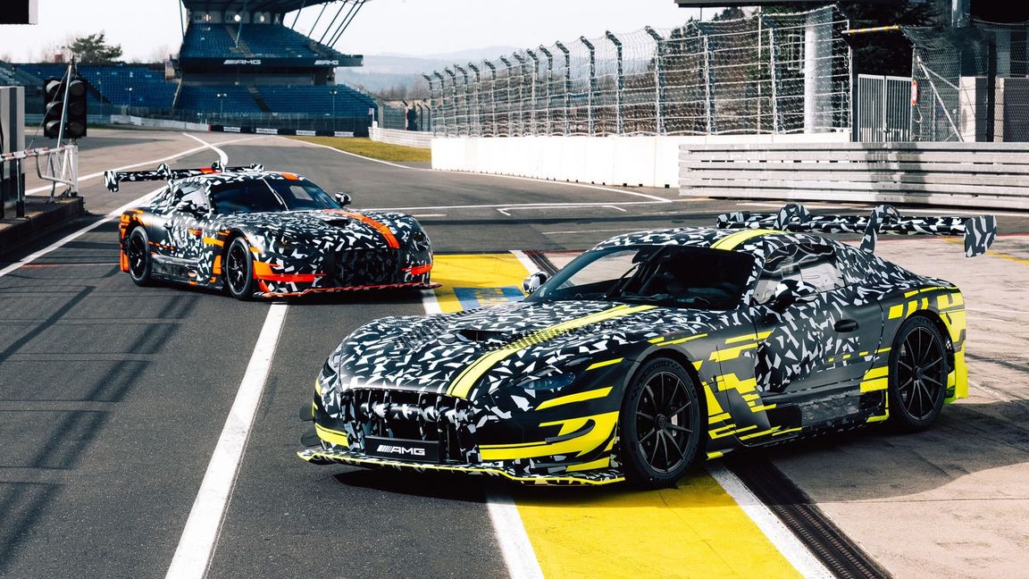 Mercedes-AMG kündigt neuen GT3 (links) und Black Series Modelle an.