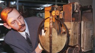 Das Bioskop, eine technische Neuerung, spielte zwei Filmstreifen abwechselnd und projizierte sie so auf die Leinwand. (Archivbild)