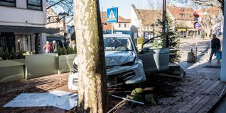 Der 89-jährige Mann richtete am Marktplatz eine Spur der Verwüstung an. Bild: SDMG/Dettenmeyer