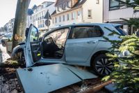 Ein 89-jähriger Autofahrer verursachte am Montagvormittag am Sindelfinger Marktplatz einen schweren Unfall.