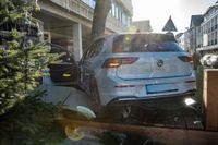 Ein 89-jähriger Autofahrer verursachte am Montagvormittag am Sindelfinger Marktplatz einen schweren Unfall.