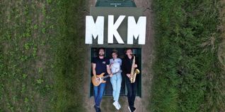 Ein Ausschnitt aus dem Musikvideo "Wir sind Maichinger".