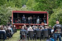 Das Blaulichtfest bot Blaulichtgottesdienst, Konzert, Kinderprogramm, Vorführungen, Solitude-Rundfahrt mit aktuellen und Oldtimer-Einsatzfahrzeugen.